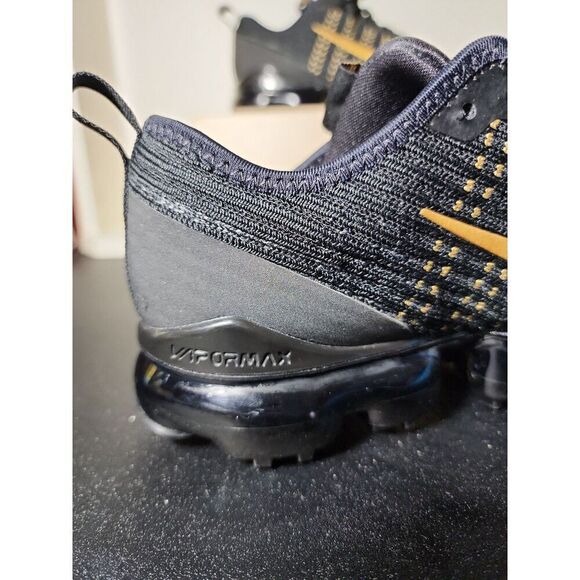 Nike Air Vapormax Flyknit 3 Size 4Y - Picture 5 of 8
